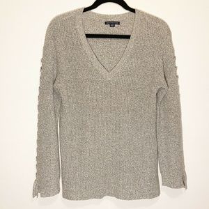 American Eagle Long Sleeve V Neck Pullover Sweater